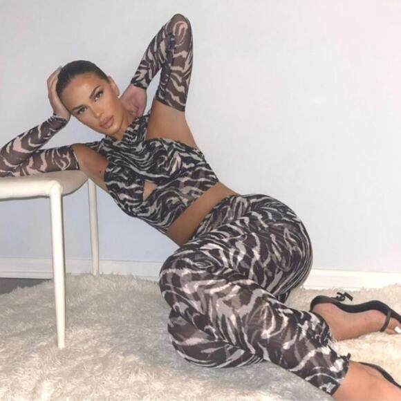 Naked Wardrobe NEW Zebra Mesh Criss Cross Wrap Cutout Top L - Picture 2 of 8